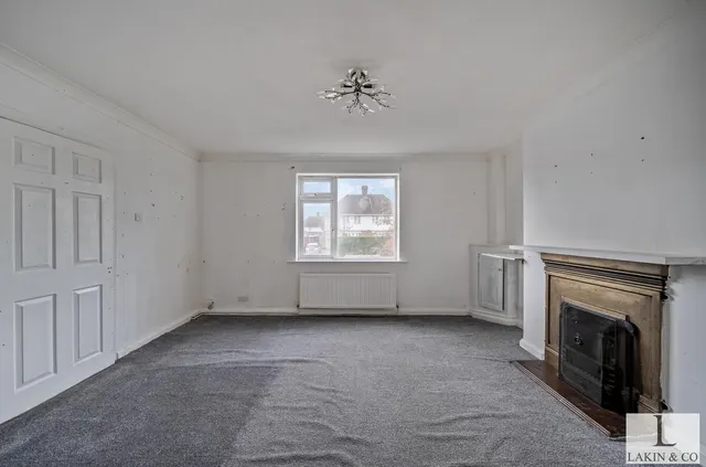 Photo 3 — Apple Tree Avenue, West Drayton, UB7 8BY