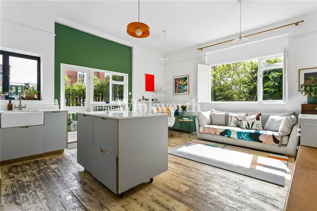Pemberton Road, London, N4, photo 1