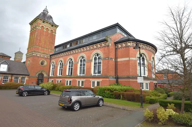 Pavilion Way, Macclesfield, photo 1