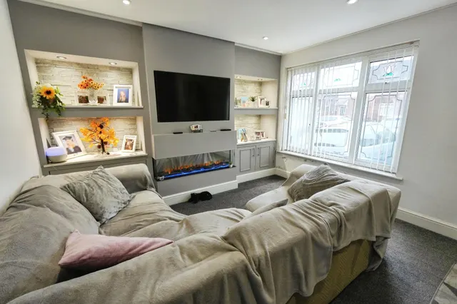 The Oval, Smethwick, B67, photo 2