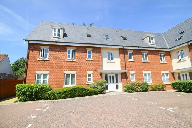 Priory Chase, Rayleigh, SS6, photo 1