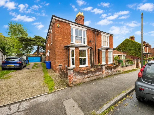 Alexandra Road, Beccles, photo 1