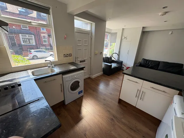 Trelawn Avenue, Headingley, LS6, photo 2