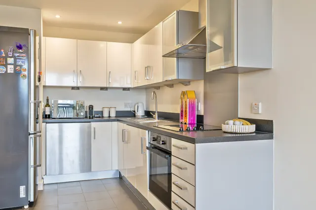 Photo 3 — 178 Woods House, Grosvenor Waterside, 7 Gatliff Road, London