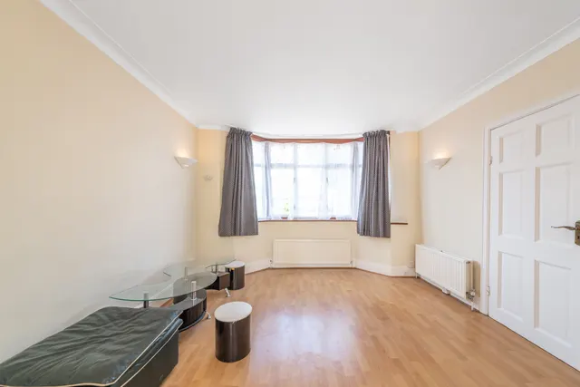 Photo 2 — 121 Normandy Avenue, Barnet
