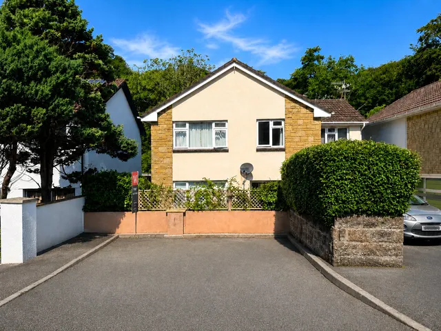 Trinity Gardens, Ilfracombe, EX34, photo 1