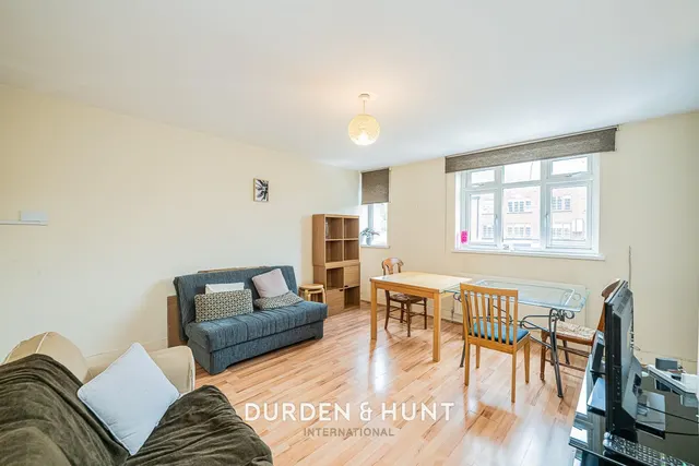 High Road, Loughton, IG10, photo 3
