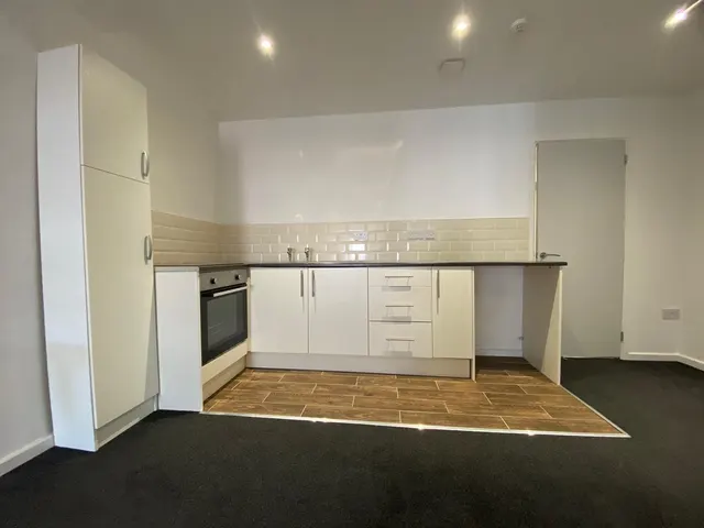 Radford Avenue, DY10, photo 1