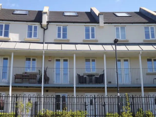 Wood Mead, Cheswick Village, Bristol, photo 1