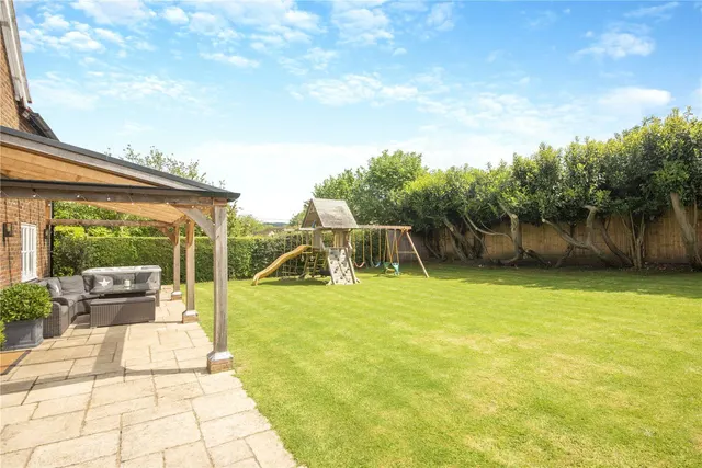 Croft Lane, Crondall, GU10, photo 3