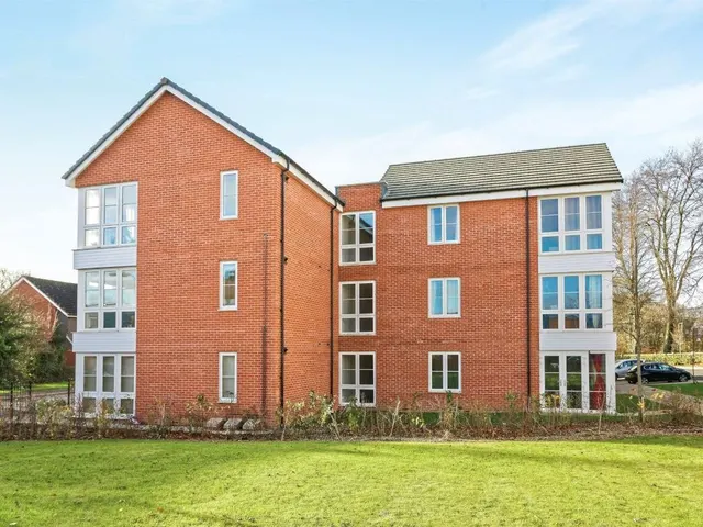 Flat 13, Darley House Rooksdown Avenue, Basingstoke, Basingstoke, RG24 9NR, photo 1