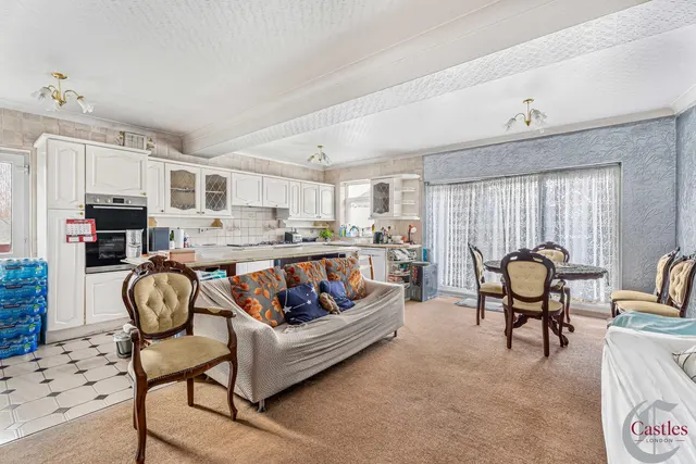 Chase Road, N14, photo 2