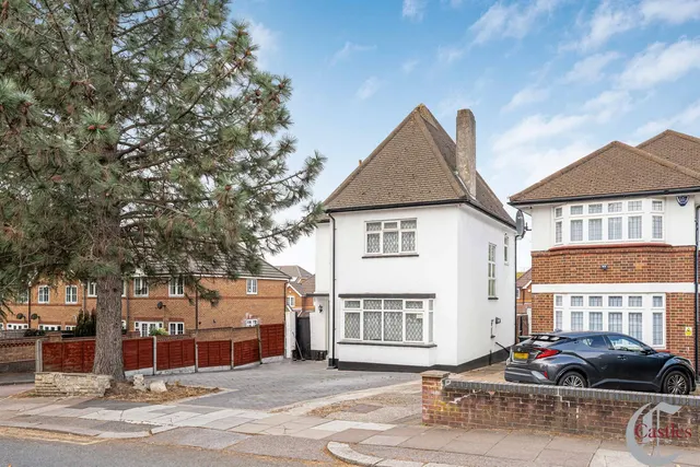 Chase Road, N14, photo 1