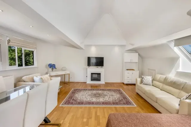 2 bedroom flat — Finchley Road, Golders Green, NW11 7PE