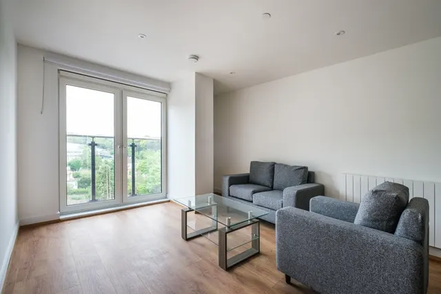 Well Farm Road, Whyteleafe, CR3, photo 1