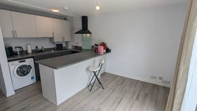 St Andrews Court, Wells, BA5, photo 3