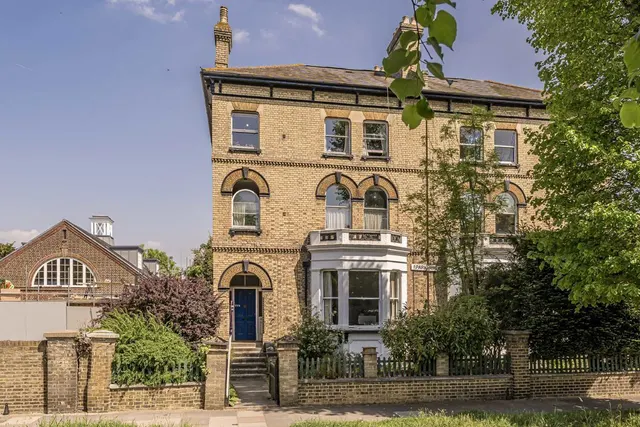 Church Grove, Hampton Wick, KT1, photo 1