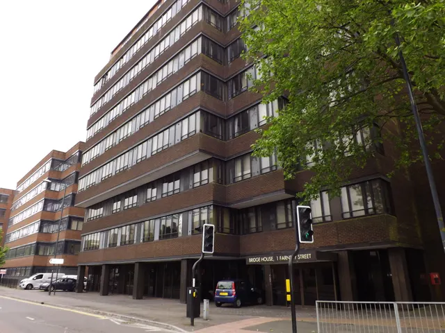 Photo 3 — Bridge House, Town Centre