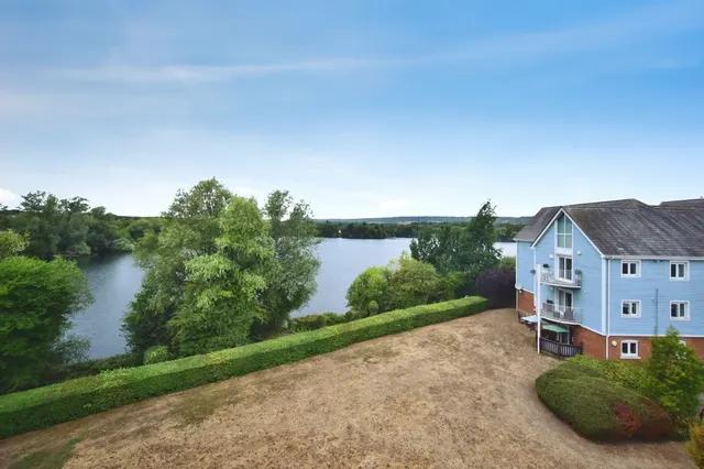 The Lakes, Larkfield, Aylesford, photo 1