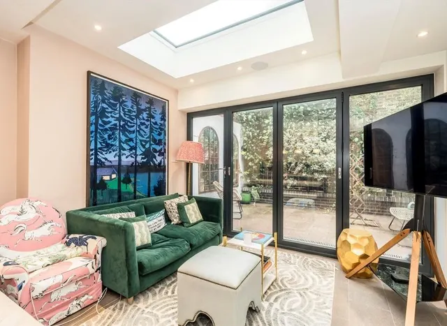 Photo 2 — Chesson Road, London, W14