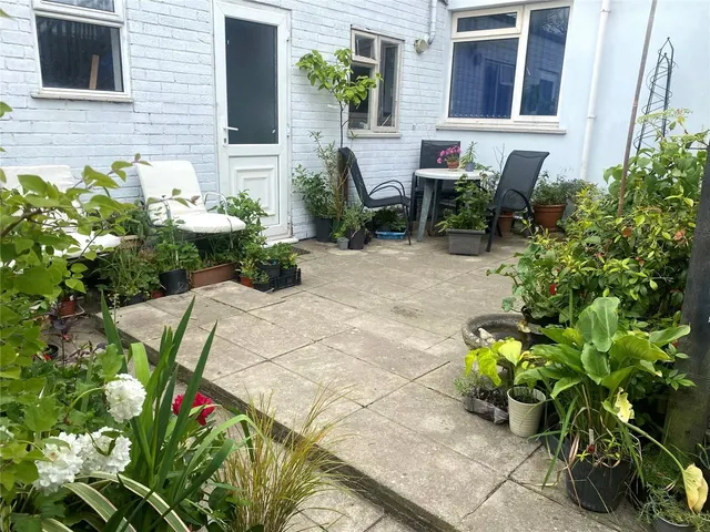 Sandy Beach Estate, Hayling Island, PO11, photo 2