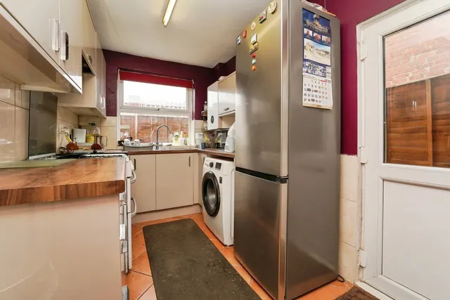 Swindon Road, Cheltenham, GL51, photo 2