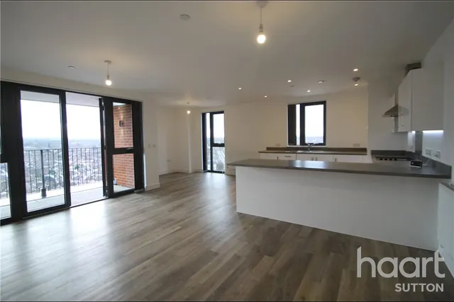 High Street, Sutton, SM1, photo 1