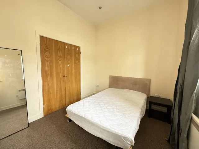 High St, Morley, LS27, photo 3