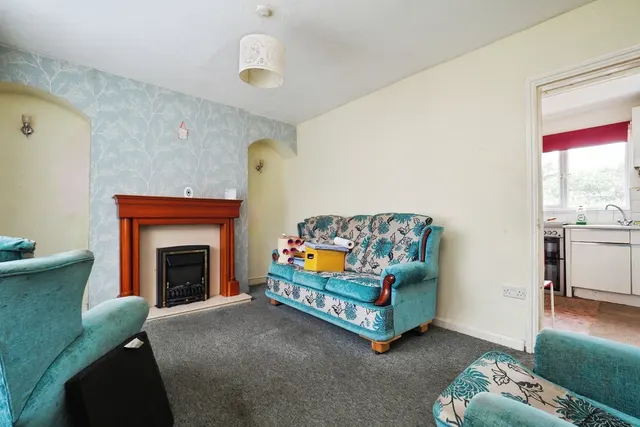 Manton Crescent, Beeston, NG9, photo 3