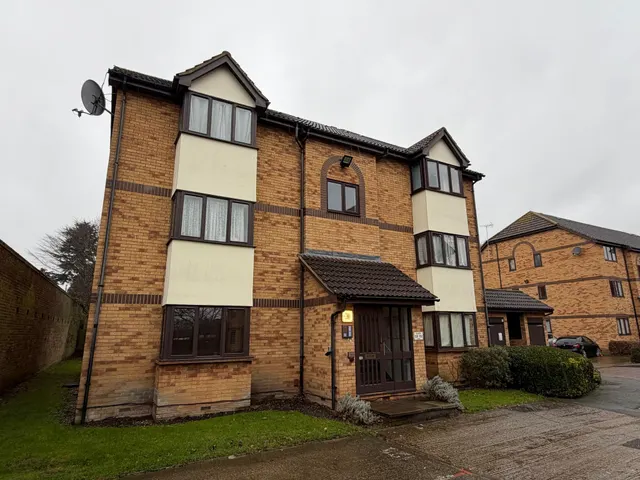 146 Ainsley Close, London, N9 9SH, photo 1