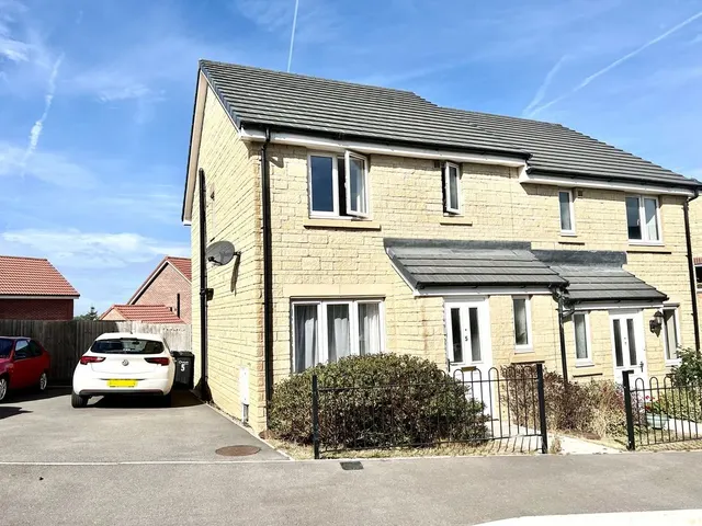 Ramsay Road, Calne, photo 1