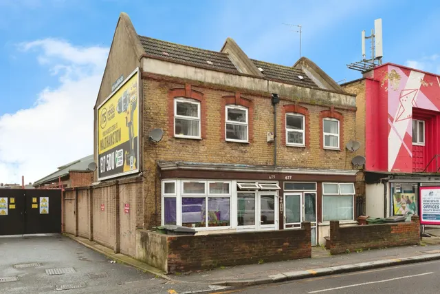 High Road Leyton, London, photo 1