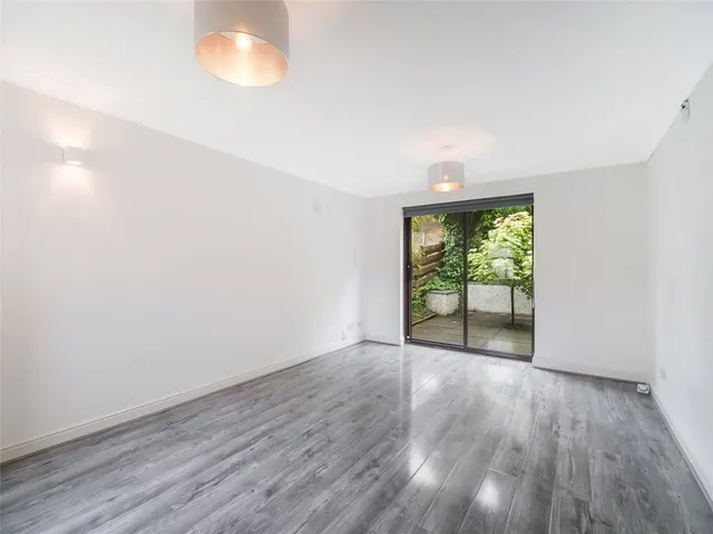 Photo 2 — Alwyn Drive, Stewartfield, East Kilbride, South Lanarkshire, G74