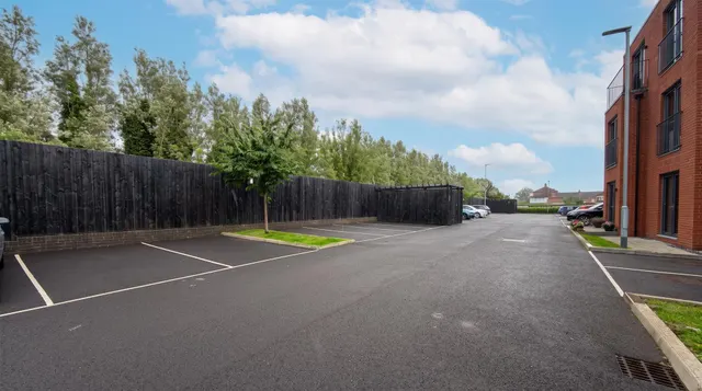 Byron Halt Kinnegar Drive, Holywood, BT18, photo 3