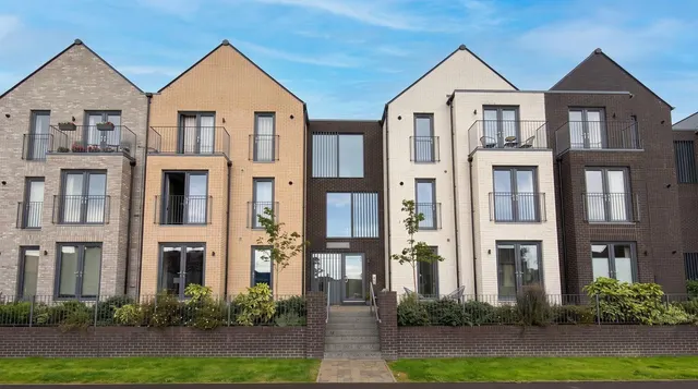 Byron Halt Kinnegar Drive, Holywood, BT18, photo 1
