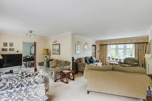 Court Farm Road, Warlingham, photo 2