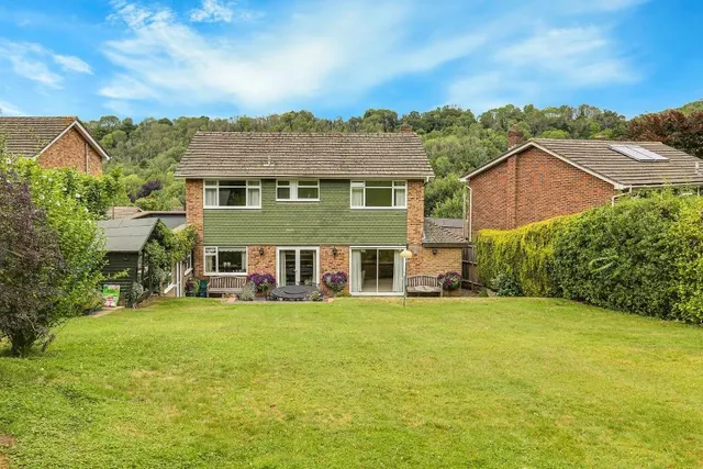 Court Farm Road, Warlingham, photo 1