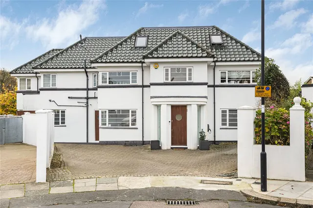 Photo 2 — Wayside Close, London, N14 4LB