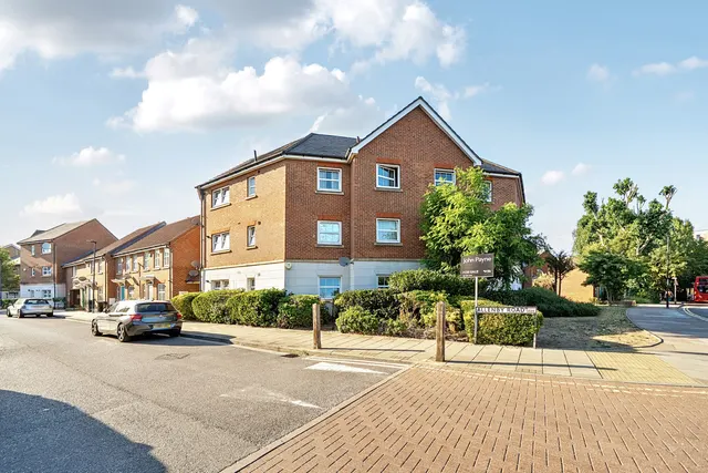 Allenby Road, SE28, photo 1
