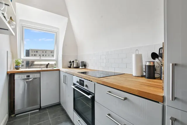 Photo 3 — Brondesbury Villas, London, NW6