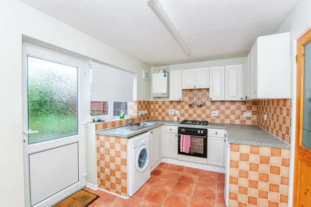 Henry Warby Avenue, Elm, PE14, photo 2