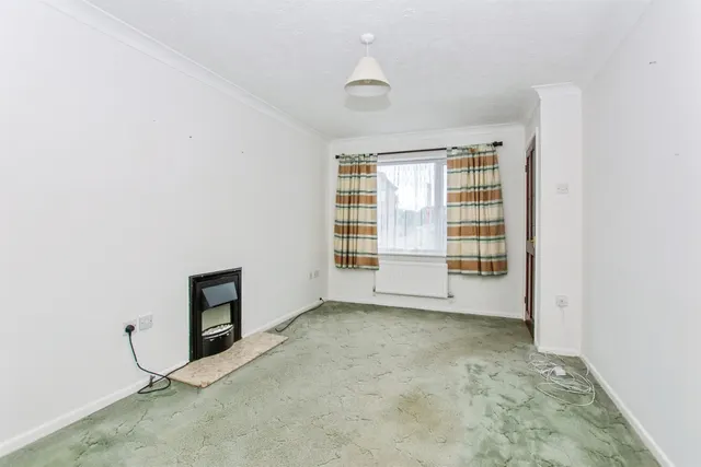 Henry Warby Avenue, Elm, PE14, photo 3