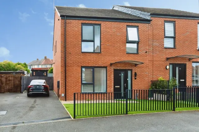 Falstaff Crescent, Sheffield, photo 1