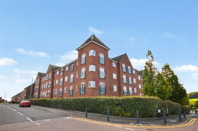 Fenton Place, Middleton, LS10, photo 2