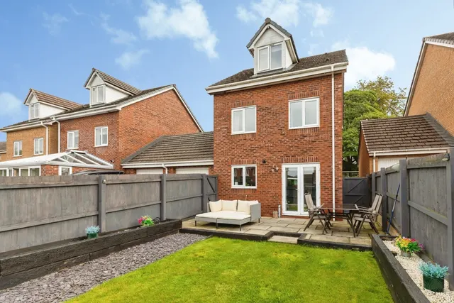 Preston Road, Clayton-le-Woods, PR6, photo 1