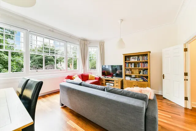 Eton Avenue, London, NW3, photo 1