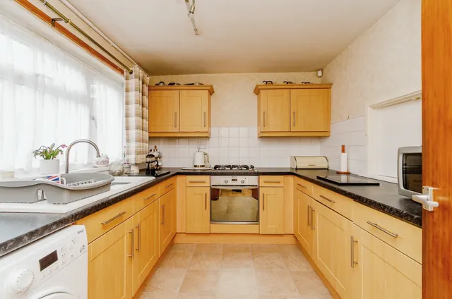 Photo 2 — Walhouse Close, Walsall, WS1