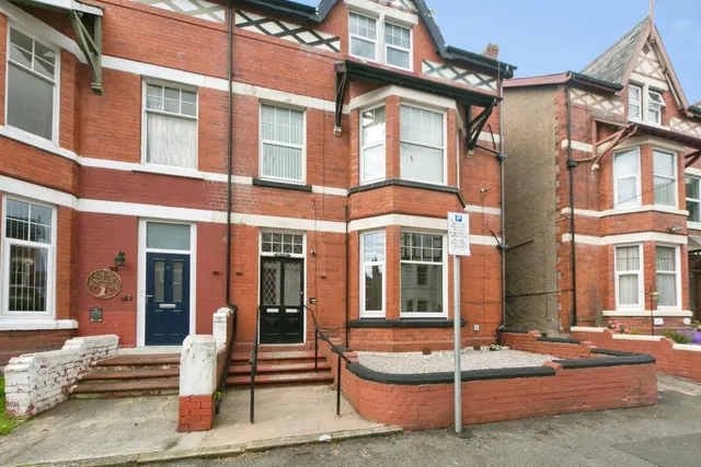 Llewelyn Road, Colwyn Bay, LL29, photo 1