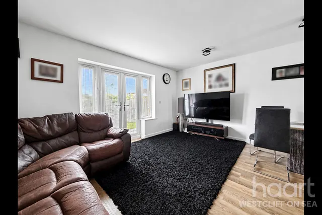 Brookside Crescent, Westcliff-On-Sea, SS0, photo 3