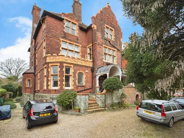 Earls Avenue, Folkestone, photo 1